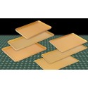 Taca cukiernicza aluminiowa złota 60x20 cm - sześć tac w różnych rozmiarach ułożonych na zielonym tle
