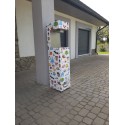 Stacja do dezynfekcji rąk SaniStation Indoor - widok z boku, obudowa w kolorowe zwierzątka