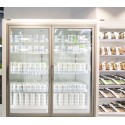 Szafa chłodnicza SMI INDUS 66.206 3D - przeszklone drzwi w sklepie, produkty na półkach