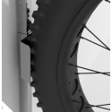 Wieszak na rowery Lift-1 Premium Fat Bike - uchwyt z bliska przytrzymujący oponę koła