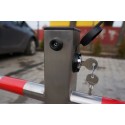 Blokada parkingowa trójkąt duży INOX - zamek z kluczami w słupku