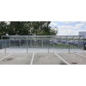 Wiata rowerowa Perła na 30 rowerów, 1260 cm - widok z przodu na parkingu