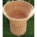 Kosz wiklinowy ekspozycyjny 70 cm - widok z góry z boku na trawie