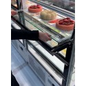 Witryna cukiernicza ES System K LCI Insu Pastry 1.4 - wysuwana szklana półka z ciastami