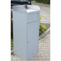 Kosz na odpady Etna I 120 l - widok z boku na zamek i półkę na tace