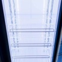 Witryna chłodnicza Diego S188 - wnętrze z półkami i oświetleniem LED