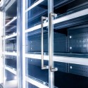 Regał chłodniczy HUGO 250 Remote - przeszklone drzwi z uchwytami i półkami