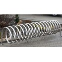 Stojak na rowery VIRO PION 250 cm - spiralny stojak ustawiony na kostce brukowej