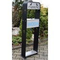 Parking dla psów VIII z poidełkiem - widok z przodu na chodniku