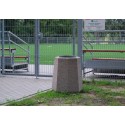Kosz ośmiokątny 45L Betonita 74 - betonowy kosz przy ogrodzeniu boiska