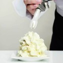 Syfon iSi Cream Profi Whip PLUS 1,0 l - ubita śmietana wyciskana na talerz